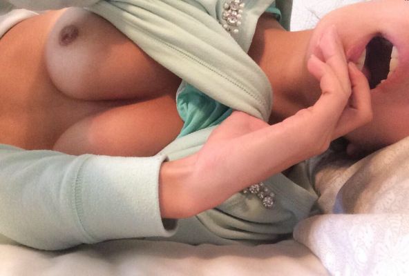 Катя, 8 960 100-10-97 Снять проститутку в г. Волгограде от 10000 руб. в час (Катя, тел. 8 960 100-10-97)