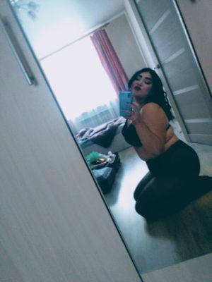 Юлианна Горловой, 8 902 093-12-58