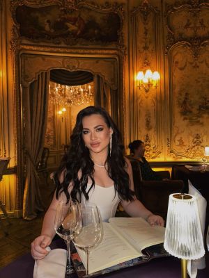 Виктория, 8 933 166-34-97