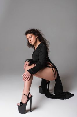 Камилла, 8 933 166-34-97