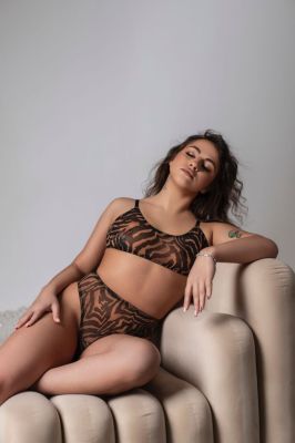 Камилла, 8 933 166-34-97