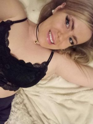 Ксю-Волжский, 8 906 410-66-31 Практикующая госпожа Ксю-Волжский, рост: 165, вес: 57